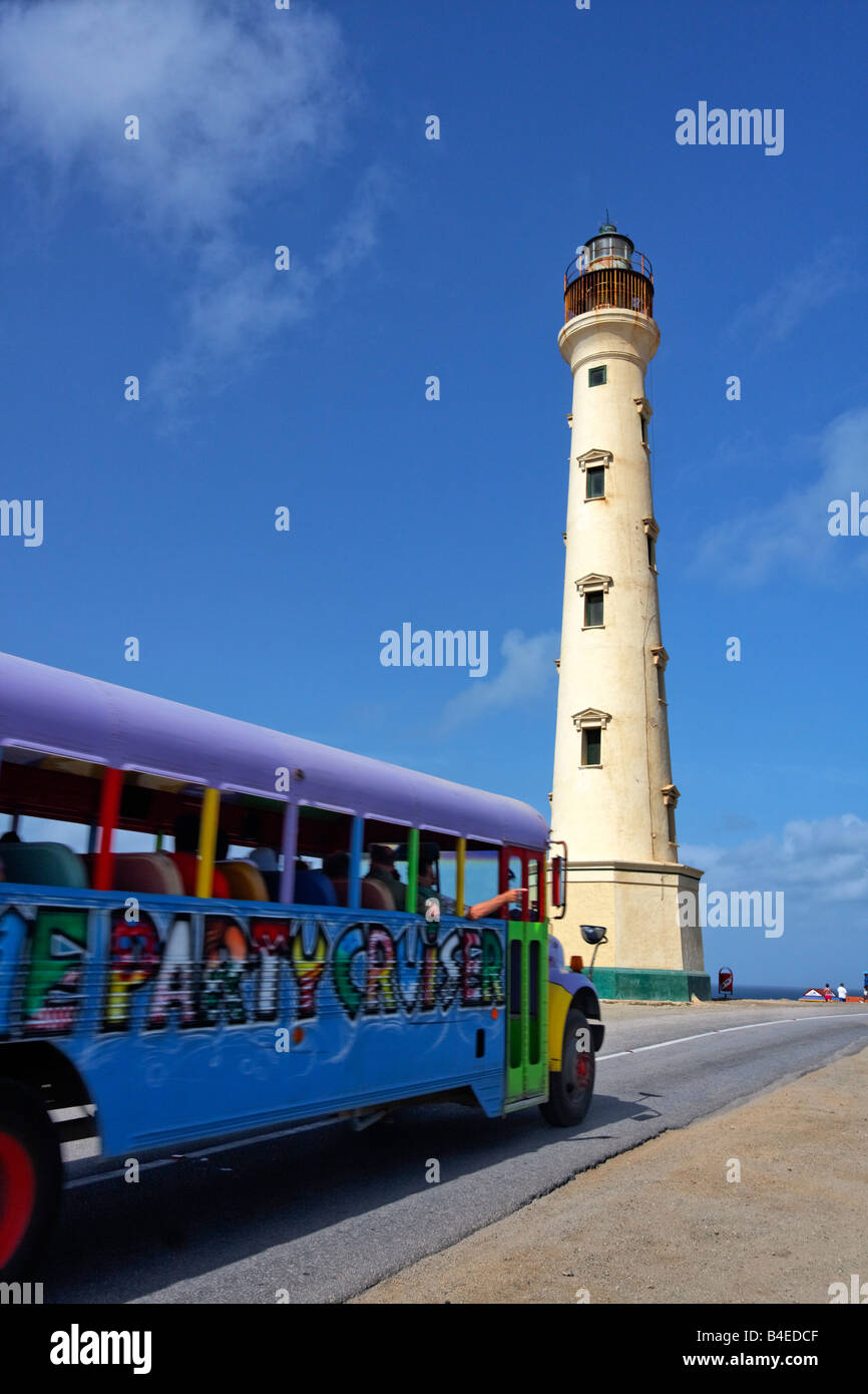 West Indies West Indies Aruba California Leuchtturm Party-Kreuzer-Bus Stockfoto