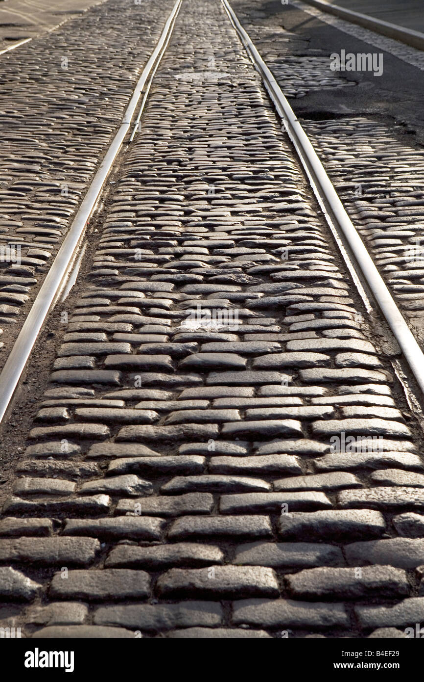 SPUREN, TRAIN TRACKS, TRANSPORT, METALL, HOLZ, HORIZONT, PERSPEKTIVE, EINE PERSPEKTIVE, LINEARE PERSPEKTIVE, LINEAR, OUTD Stockfoto
