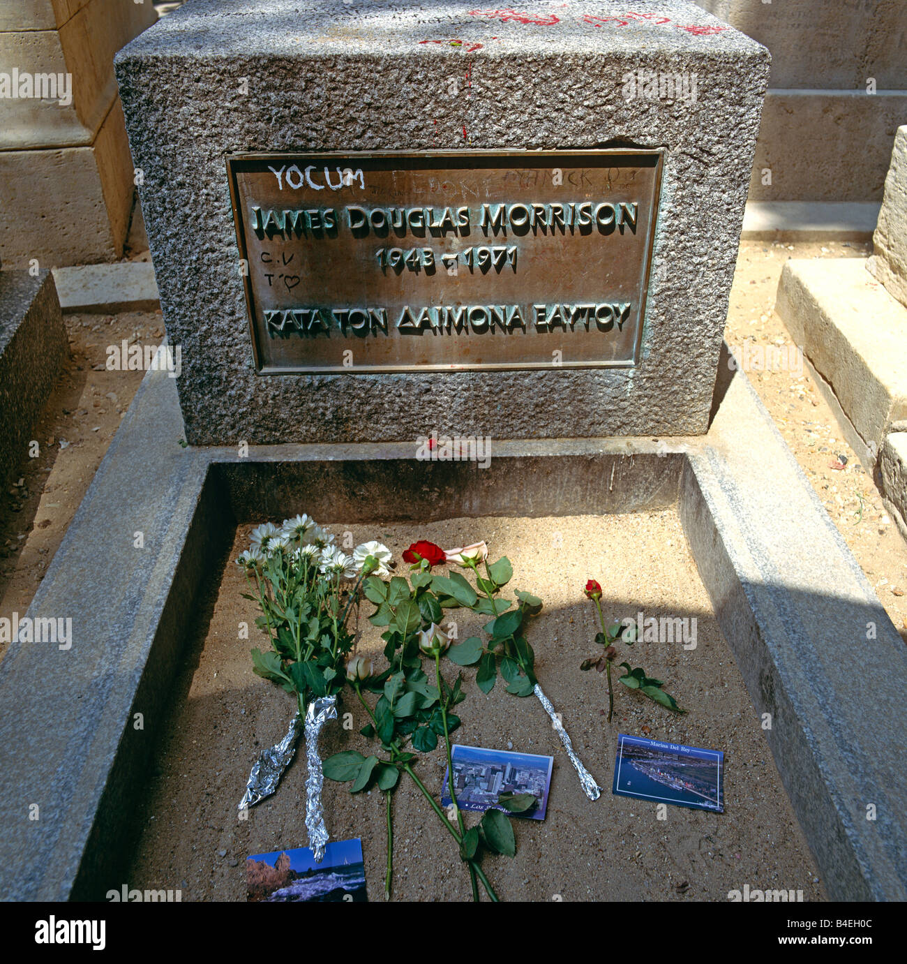 Das Grab von Jim Morrison am Pere Lachaise Friedhof Paris Frankreich Europa Stockfoto