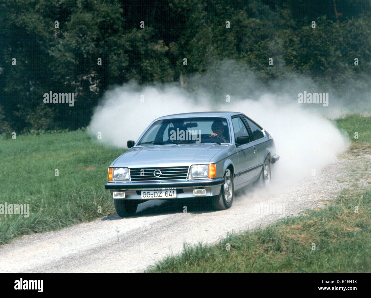 Auto Opel Monza 3 0 S Modell Jahr 1978 1981 Alten Auto 1970er Jahre 70er Jahre 1980er Jahre 80er Jahre Fahren Schrage Front Vorderansicht R Stockfotografie Alamy