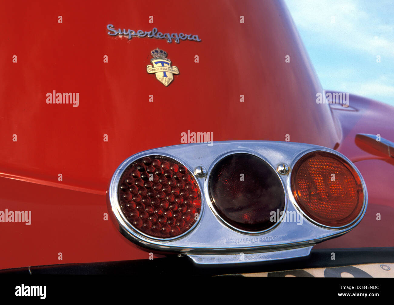 Auto, Alfa Romeo 8 2900 Touring Le Mans, Oldtimer, Baujahr 1938, 1930er Jahre, 30er Jahre, rot, Detail, Details, Hintergrundbeleuchtung, techn. Stockfoto