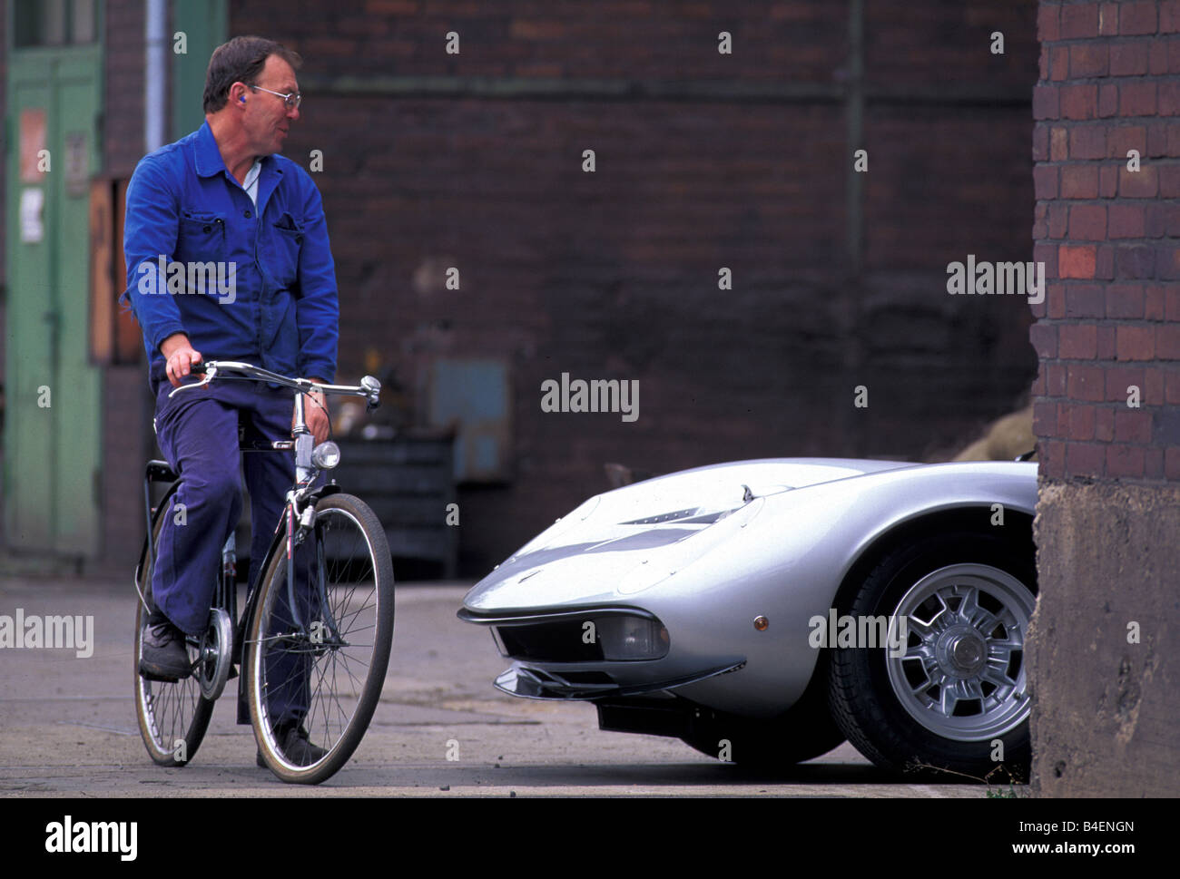 Auto, Lamborghini Miura SV Jota, Modelljahr: 1970er-Jahre, der siebziger Jahre, Silber, Sportwagen, Coupé, Coupe, Oldtimer, Oldtimer, stehen, Stockfoto