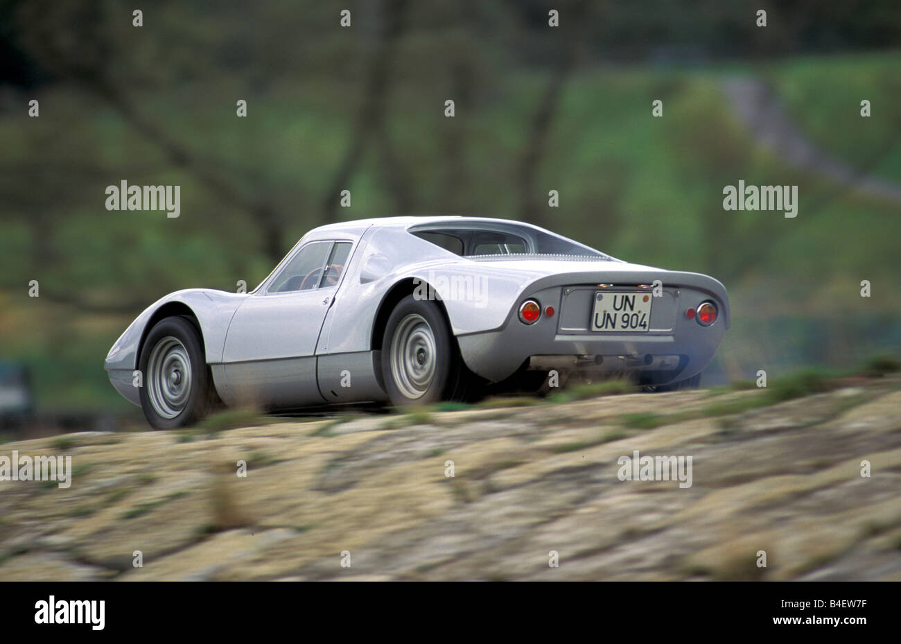 Auto, Porsche 904 Carrera GTS, Oldtimer, Sportwagen, Coupé, Coupe, Baujahr 1963-1964, 1960er Jahre, sechziger Jahre, 155 PS, Silber, Desig Stockfoto