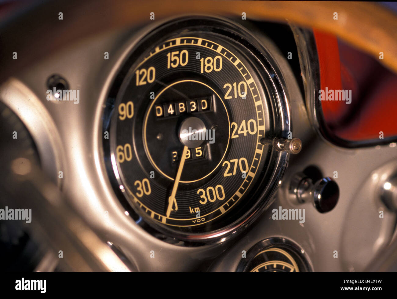 Auto, Mercedes 300 SL Coupé, Coupé, Oldtimer, Detail, details, Cockpit, Tacho, Technik, technische, technisch, Accessor Stockfoto