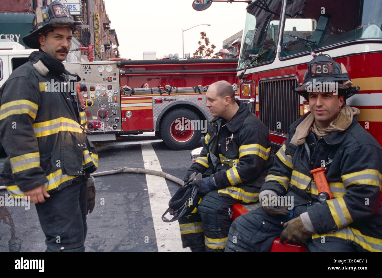 FDNY Feuerwehr im Einsatz in New York City, USA Stockfotografie - Alamy