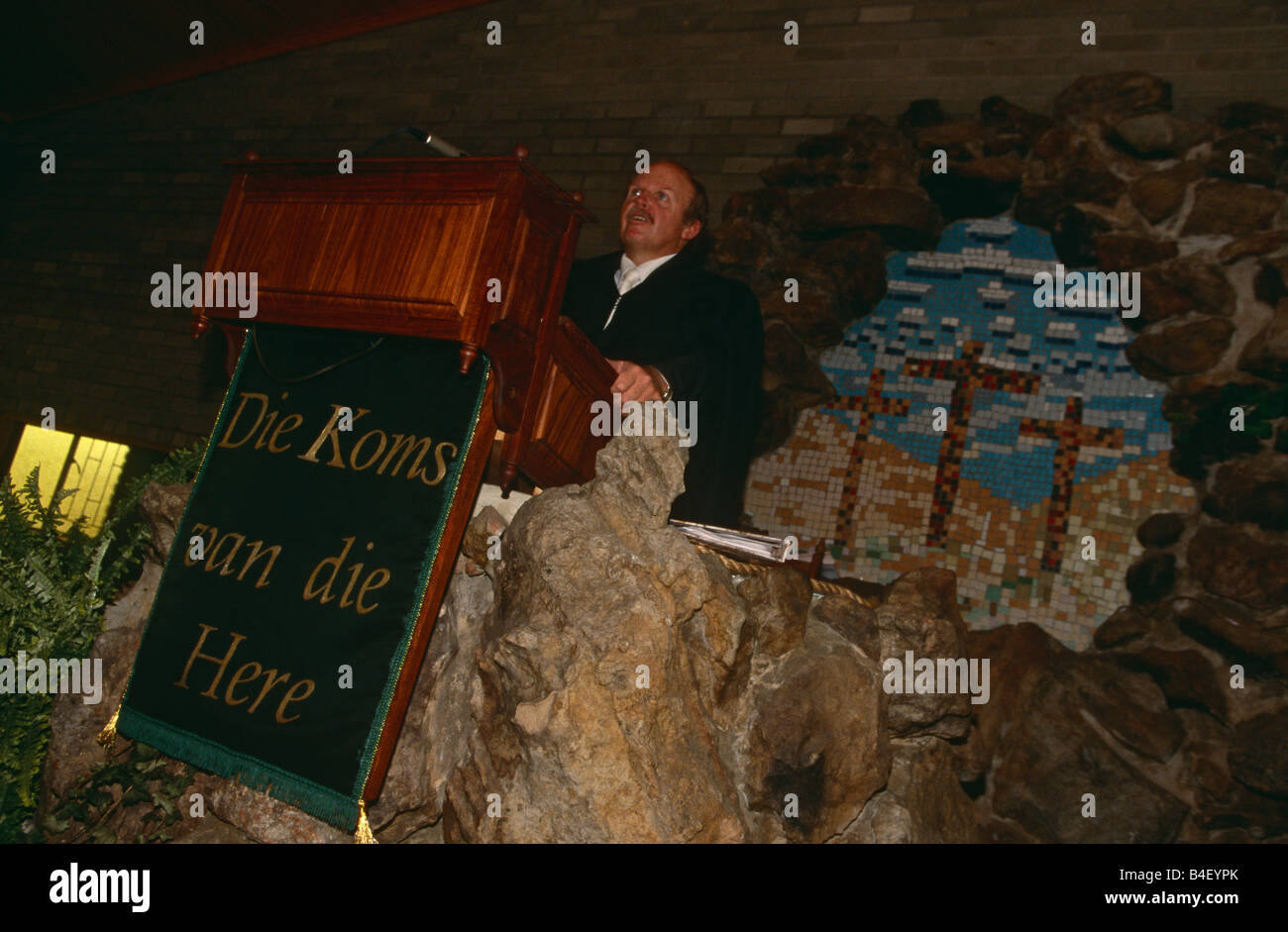 Priester in einer Kirche in Südafrika. Stockfoto