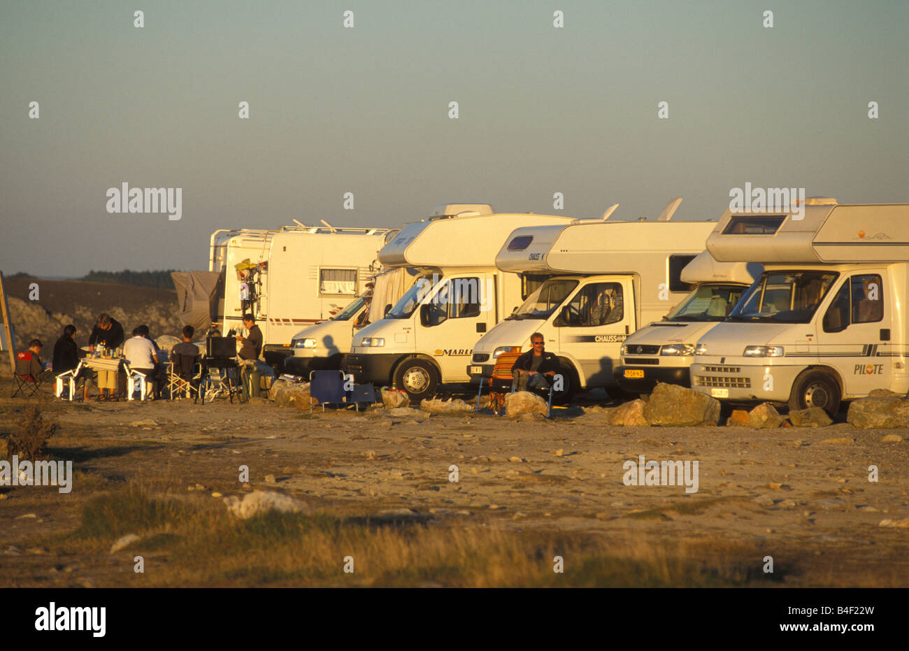 Wohnmobile am Point de Pen Hir Camaret Sur Mer Brittany France Stockfoto