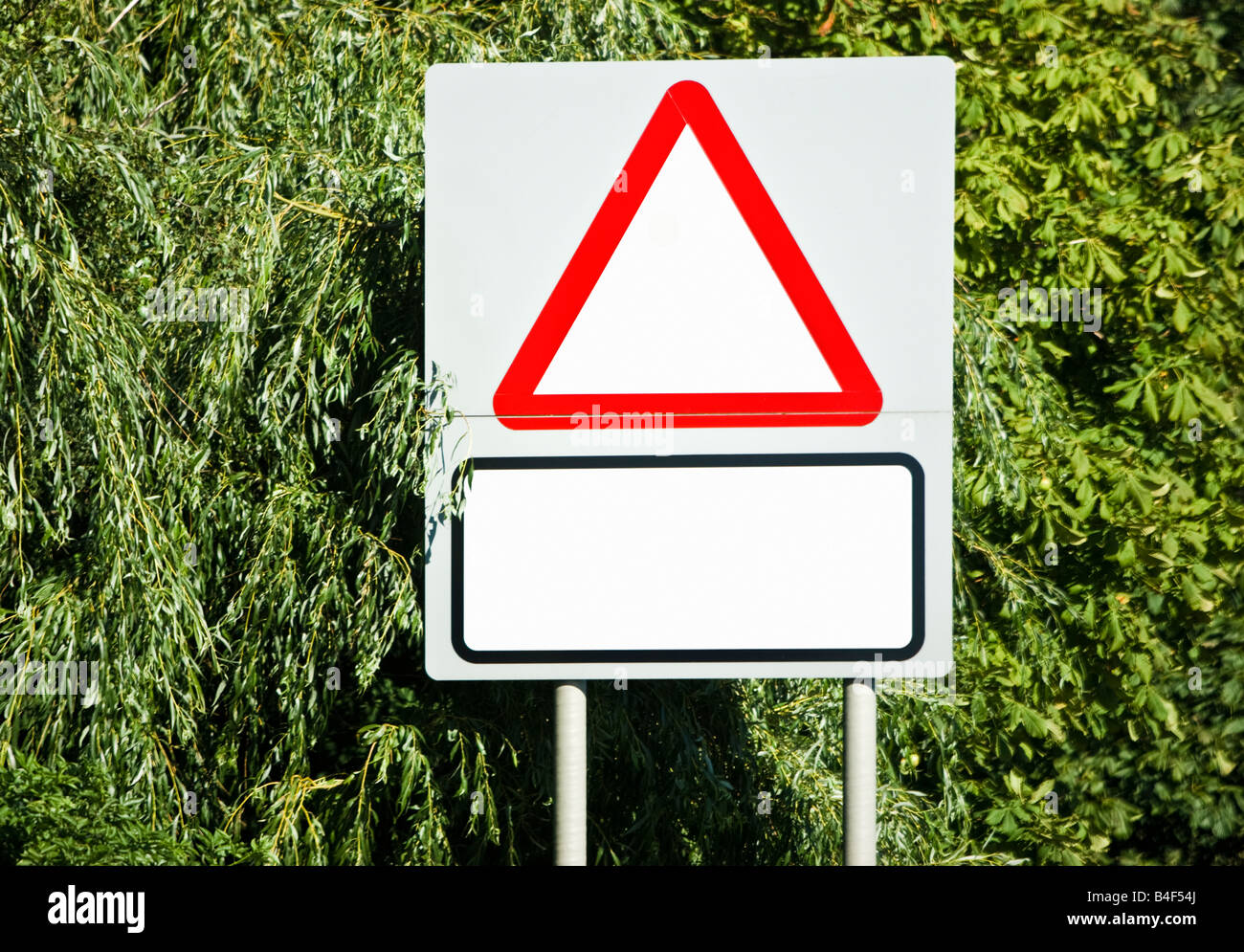 Leere Warnung Typ Straßenschild mit Textfeld England UK Stockfoto