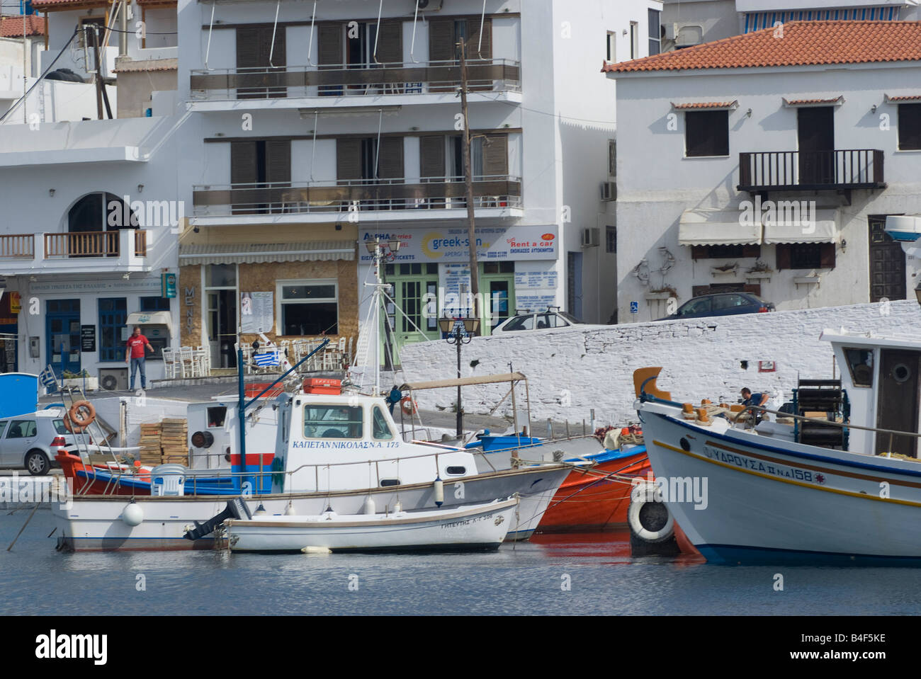 Die typischen griechischen Batsi mit traditioneller Architektur auf der Insel Andros Cyclades Inseln Ägäis Griechenland Stockfoto