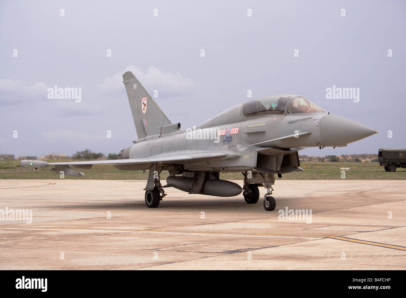 Eurofighter Typhoon T1 von der Royal Air Force bei der Ankunft am internationalen Flughafen von Malta Stockfoto