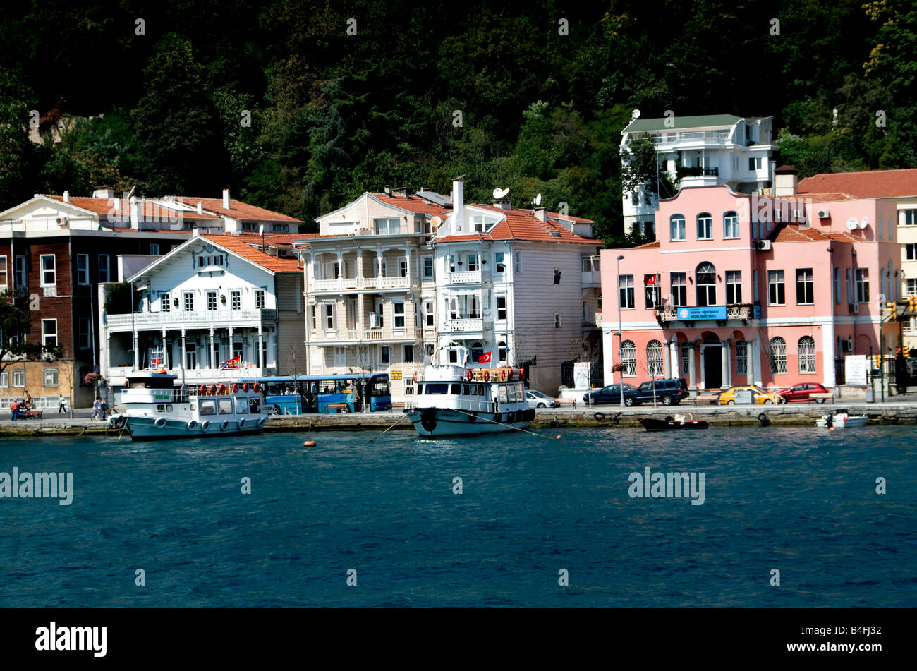Istanbul Bosporus Küste von Yenikoy Tarabya Kirecburnu Byudere Sariyer Rumeli Kavagi Stockfoto