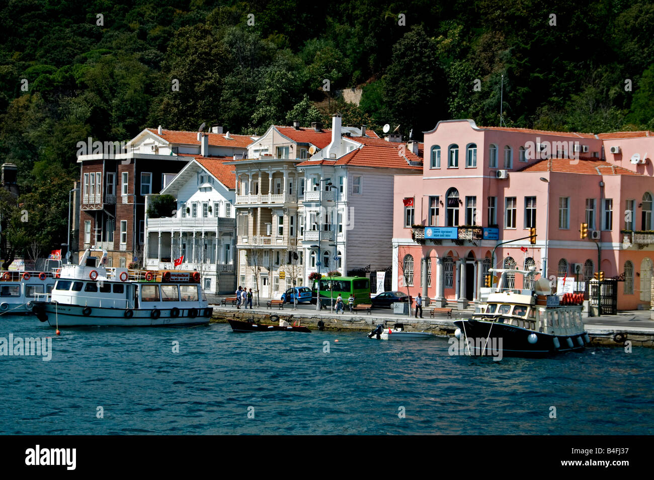 Istanbul Bosporus Küste von Yenikoy Tarabya Kirecburnu Byudere Sariyer Rumeli Kavagi Stockfoto