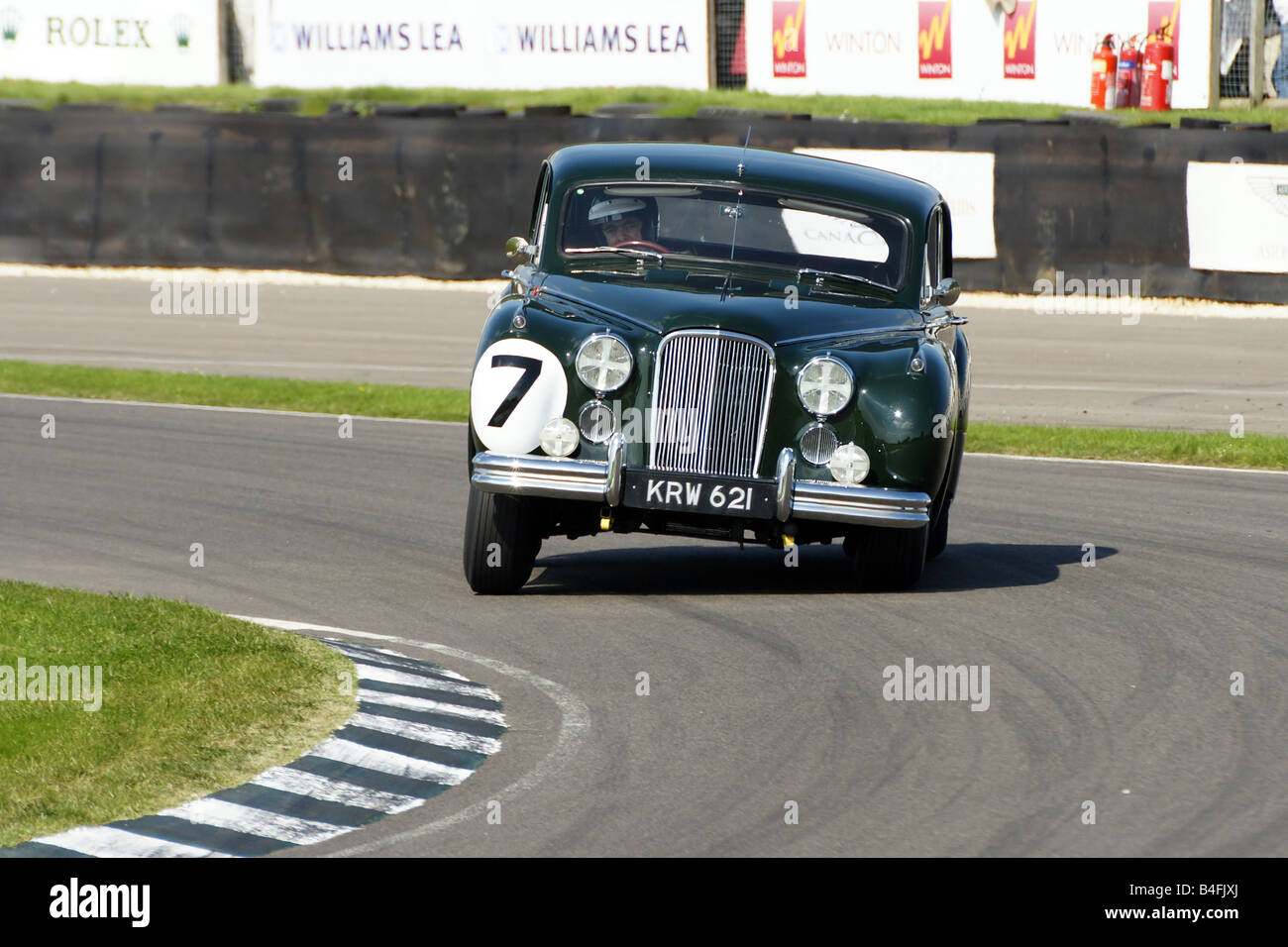 Rowan Atkinson Jaguar Stockfoto