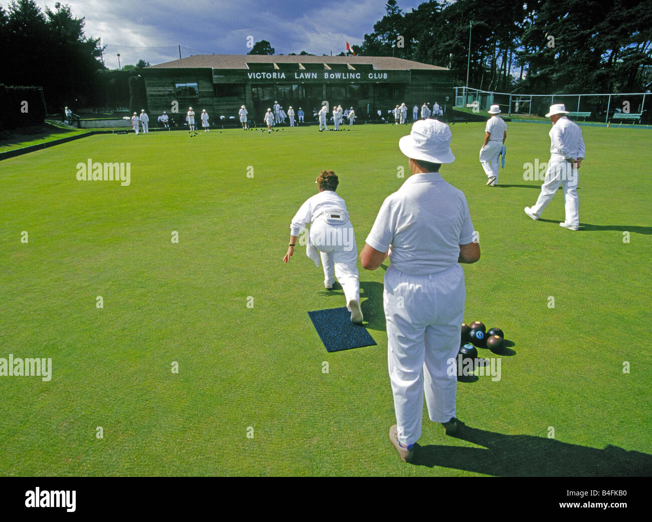 Senioren Rasen Kegler aus der Victoria Rasen-Bowling Association, Victoria Kanada. Stockfoto
