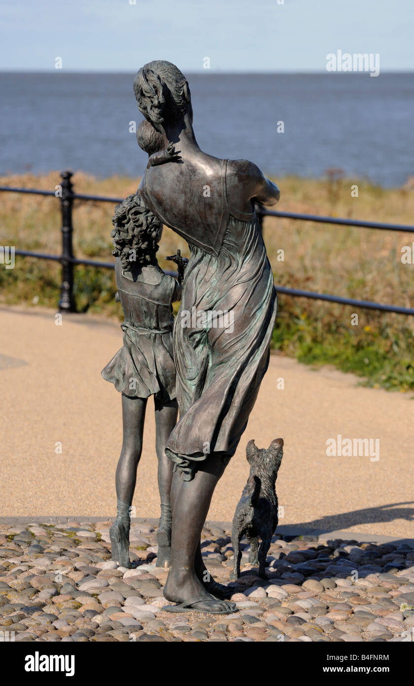 "Willkommen zu Hause", Skulptur von Anita Lafford. Fleetwood, Lancashire, England, Vereinigtes Königreich, Europa. Stockfoto