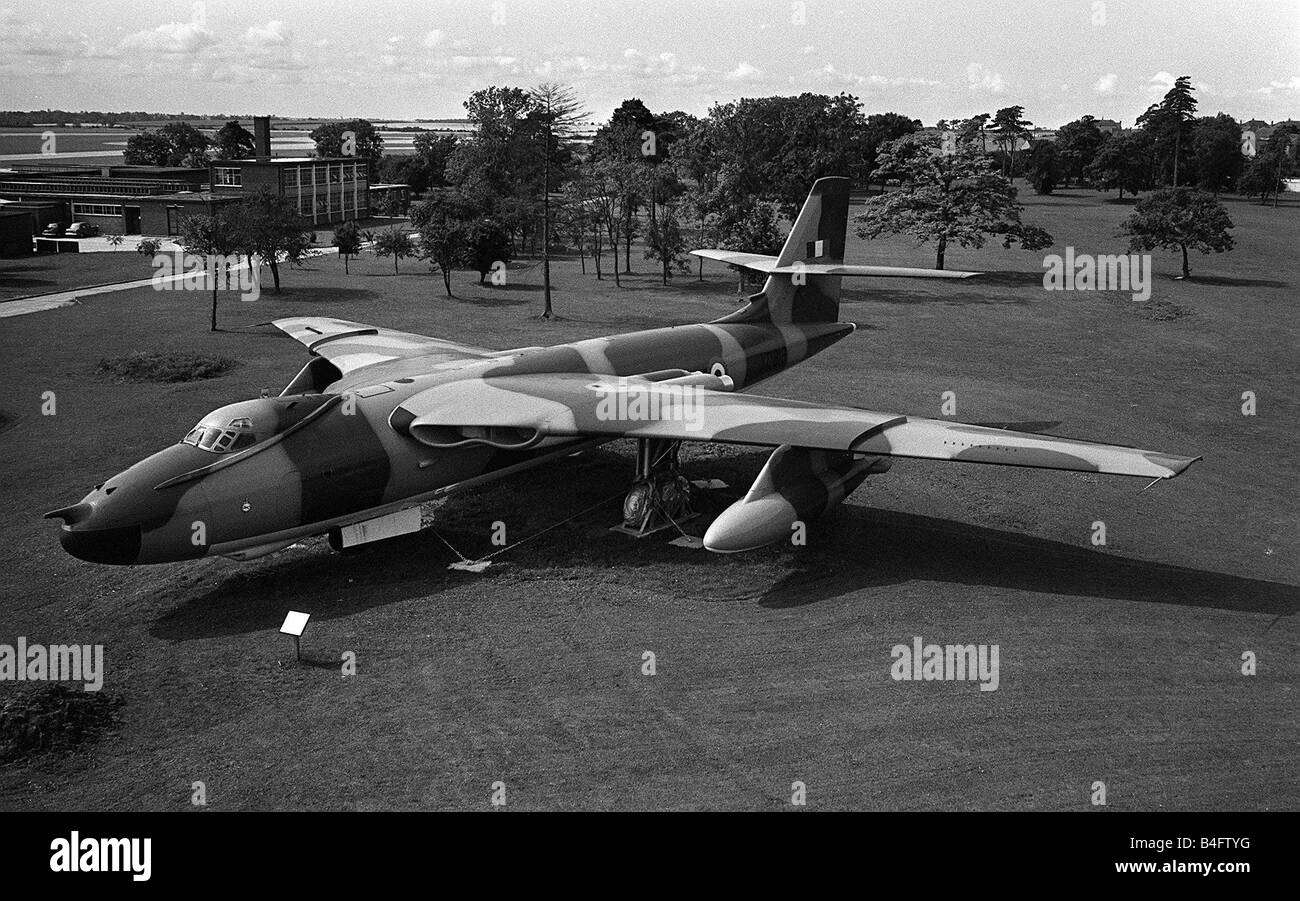 Flugzeug Vickers Valliant B1 force August 1965 Vickers Valliant B1 ehemalige V Bomber XD818 Gate Guardian in RAF Marham Norfolk Stockfoto