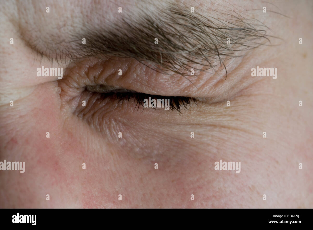 Closed eye Fotos und Bildmaterial in hoher Auflösung Alamy