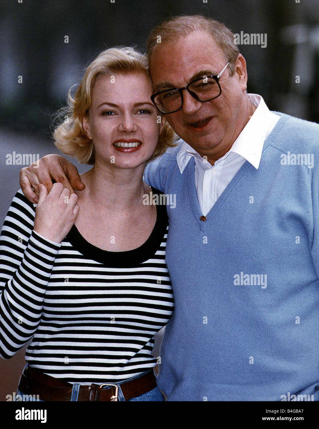 Louise Germaine Schauspielerin mit Roy Hudd Stars der Fernsehsendung