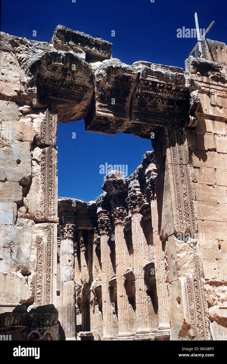 Eingang zum Tempel der Bacchusat Ruinen in Baalbek im Libanon Stockfoto