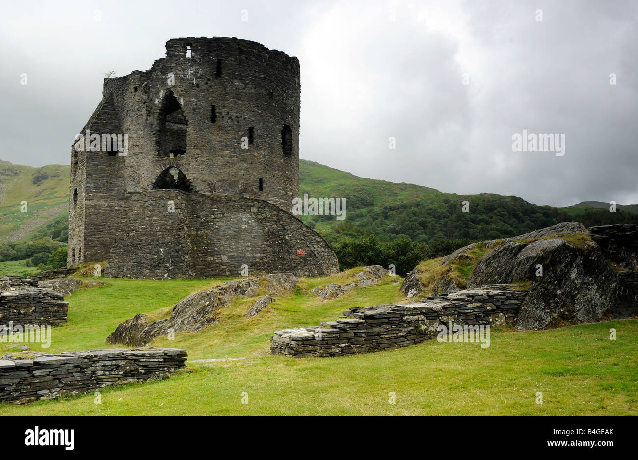 Mount Snowdon Landschaft Dolbadam Burg Llanberis Stockfoto