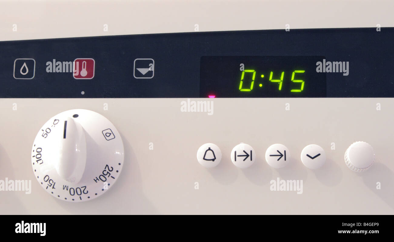 Ofen-Control-Panel zeigt Clock Stockfoto