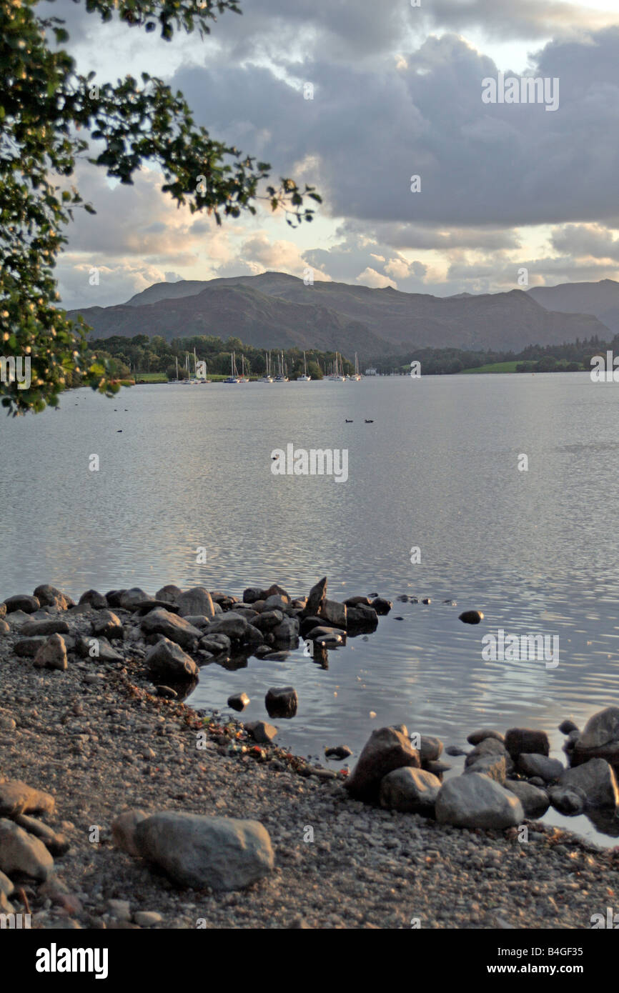 ULLSWATER ENGLISCH LAKE DISTRICT EIN OKTOBER-DÄMMERUNG Stockfoto