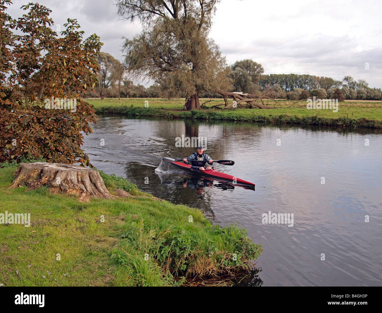 Kanu vert -Fotos und -Bildmaterial in hoher Auflösung – Alamy