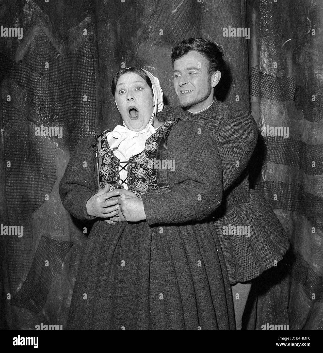 Romeo Und Julia Oktober 1960 War Peggy Mount Krankenschwester Und Alec Mccowen Als Mercutio An Der Old Vic Das Judi Dench S Profes Stockfotografie Alamy