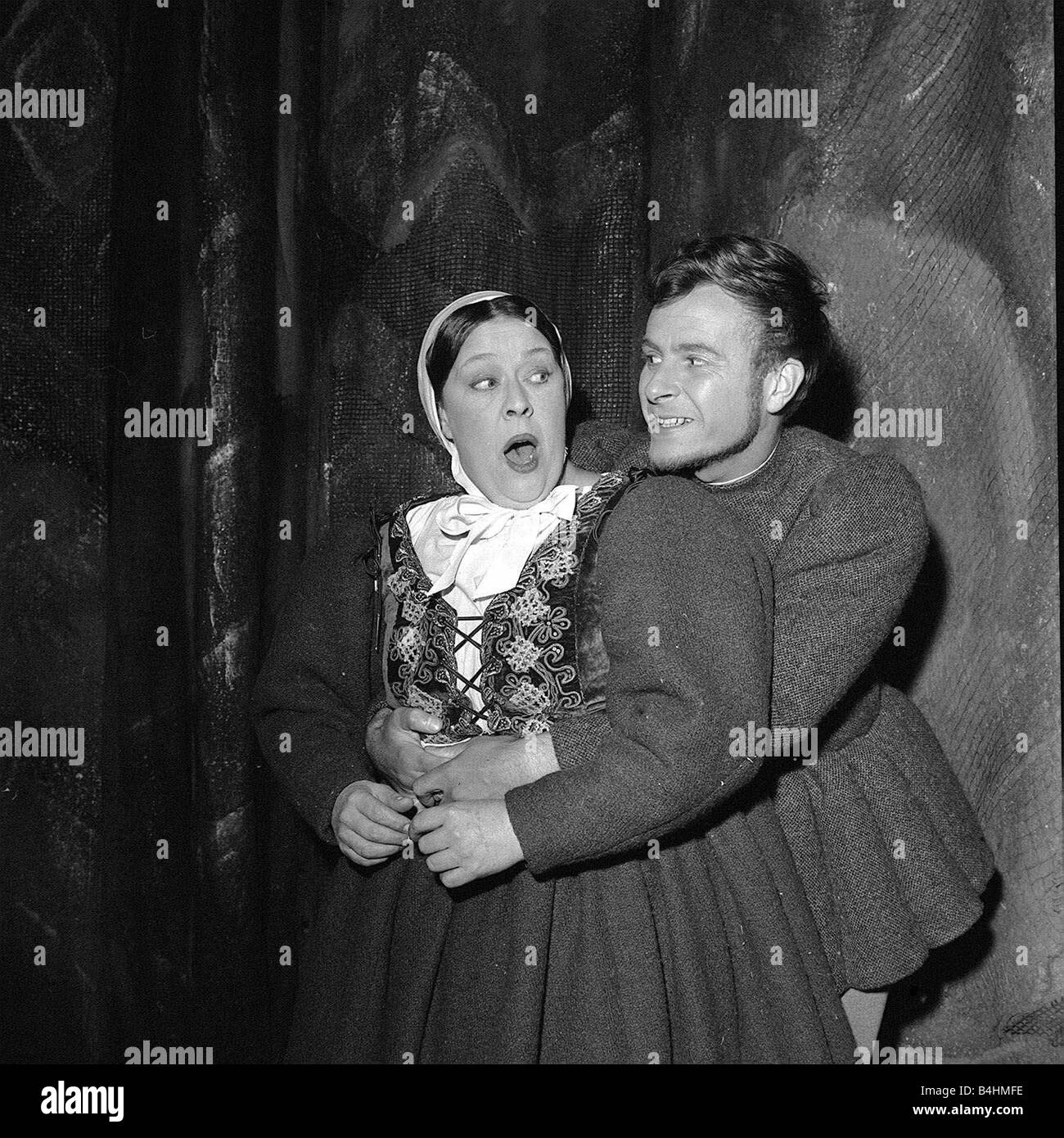 Romeo Und Julia Oktober 1960 War Peggy Mount Krankenschwester Und Alec Mccowen Als Mercutio An Der Old Vic Das Judi Dench S Profes Stockfotografie Alamy