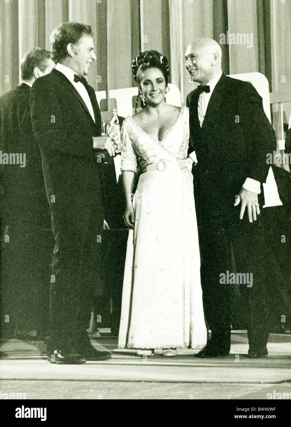 Elizabeth Taylor und Richard Taylor und Yul Brynner bei den italienischen Oscars an Taormina Film Festival Sizilien August 1966 Stockfoto