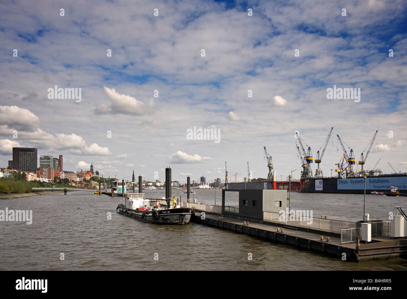 Fluss Elbe im Zentrum von Hamburg Stockfoto