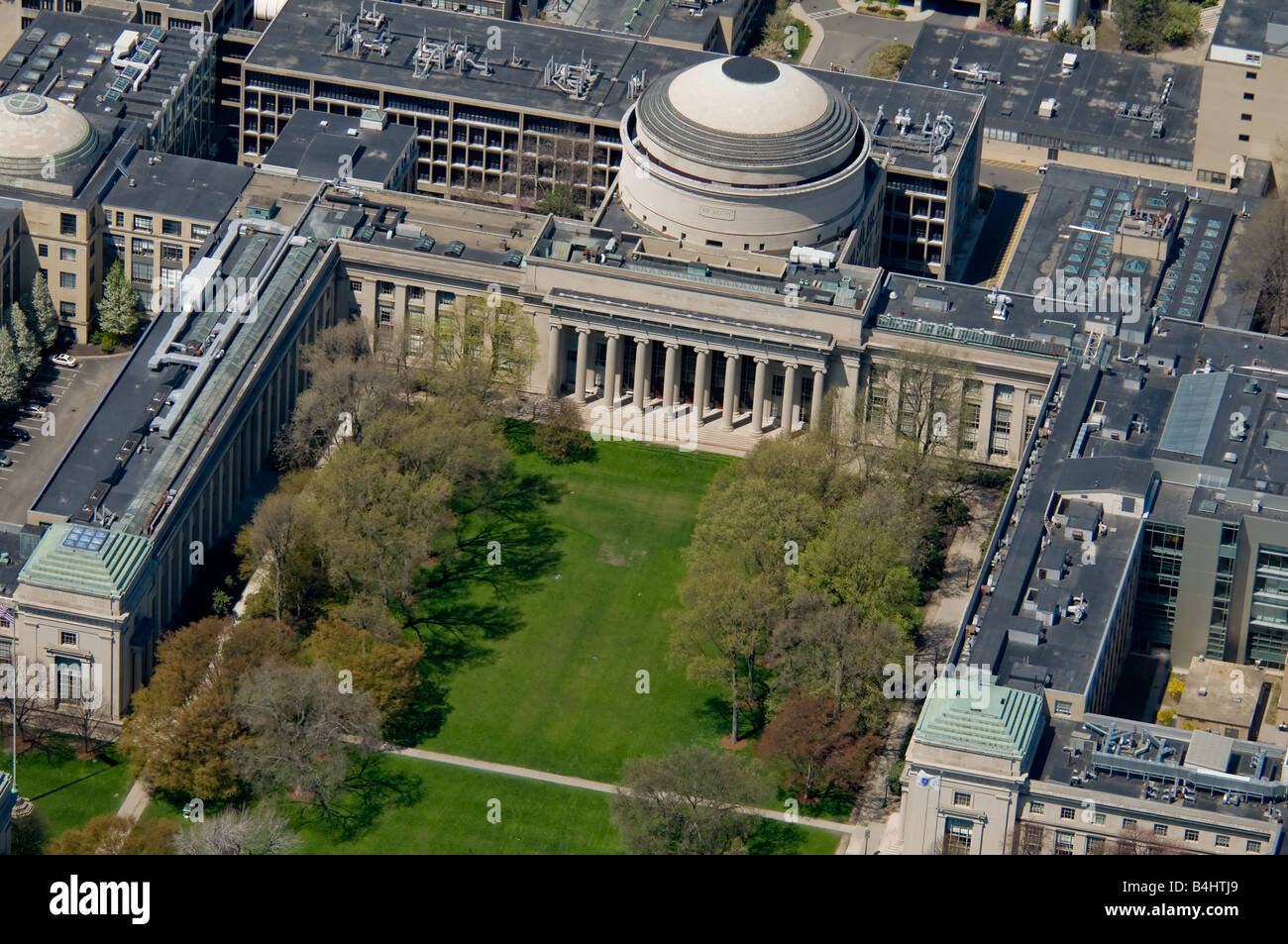 Die Gebäude der William W Bosworth entworfen, Cambridge MA Campus des Massachusetts Institute of Technology aus der Luft Stockfoto