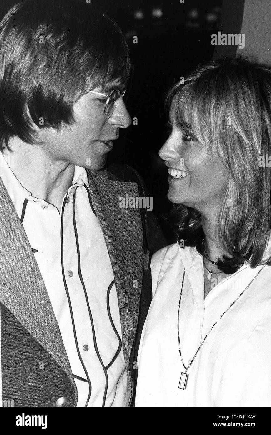 John Denver-Country-Sänger mit der Schauspielerin Susan George 1976 Stockfoto