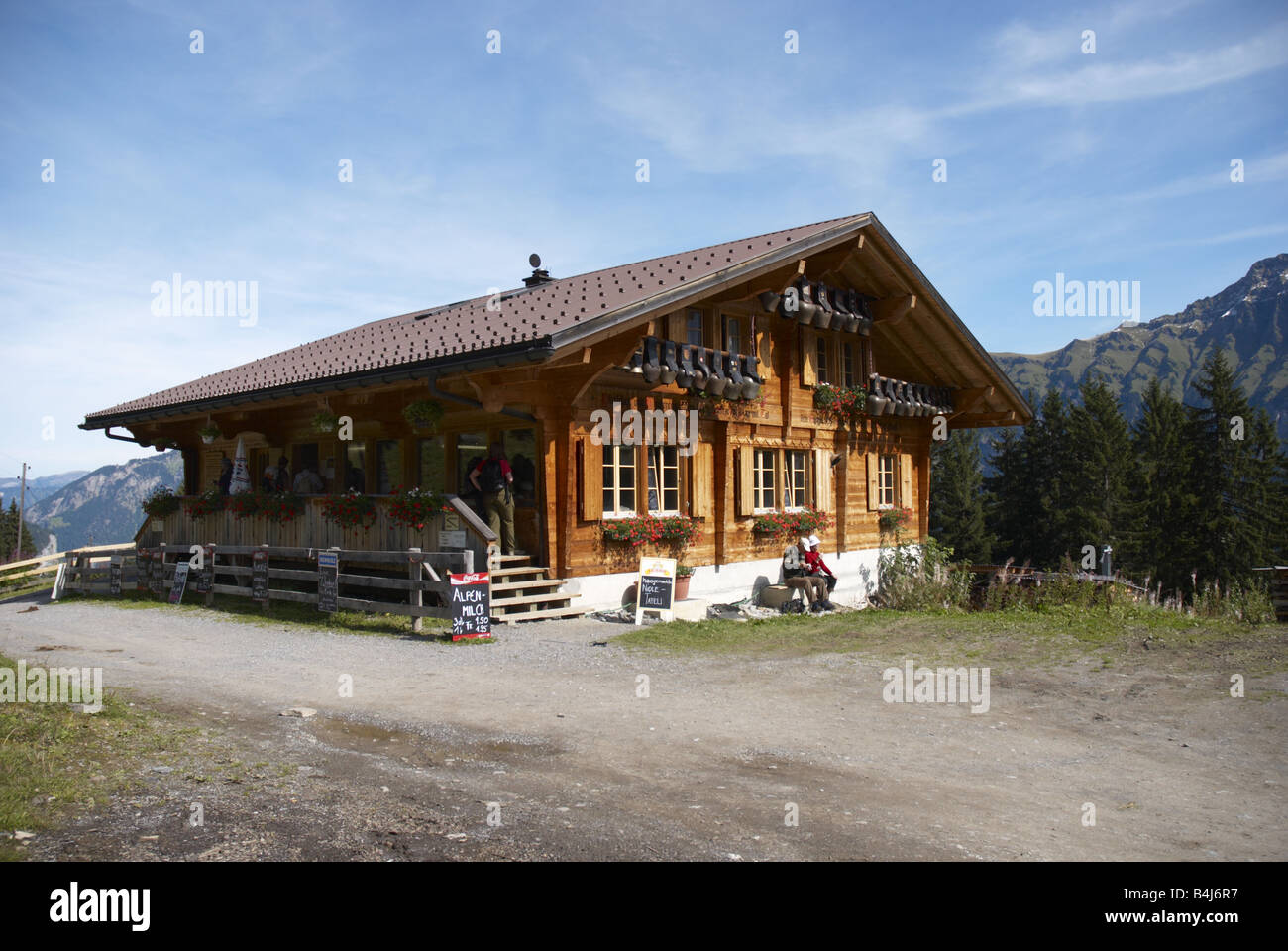 Alpine Bauernhaus und shop Stockfoto