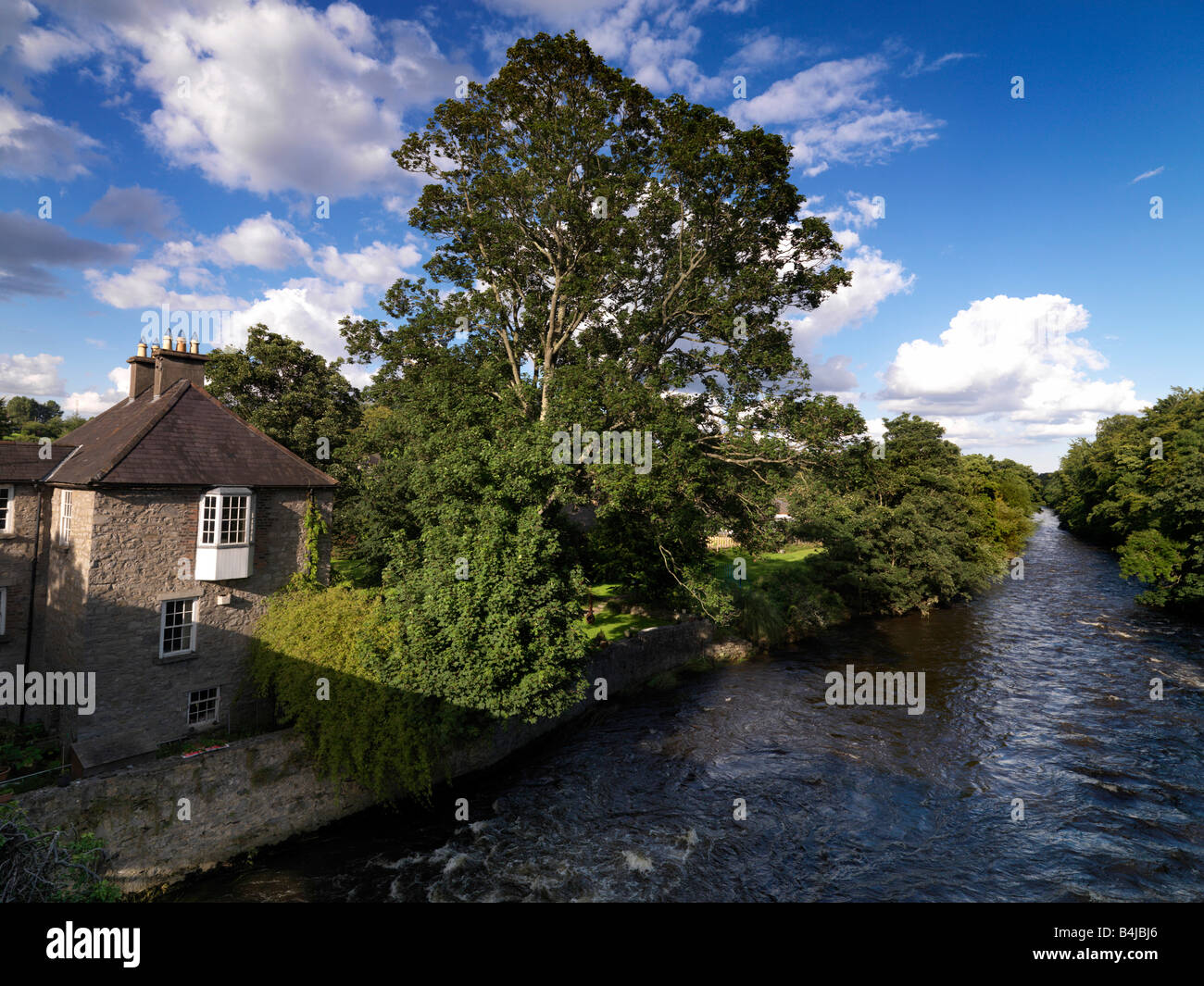 Fluss Liffey bei Lexlip Kildare Ireland Stockfoto