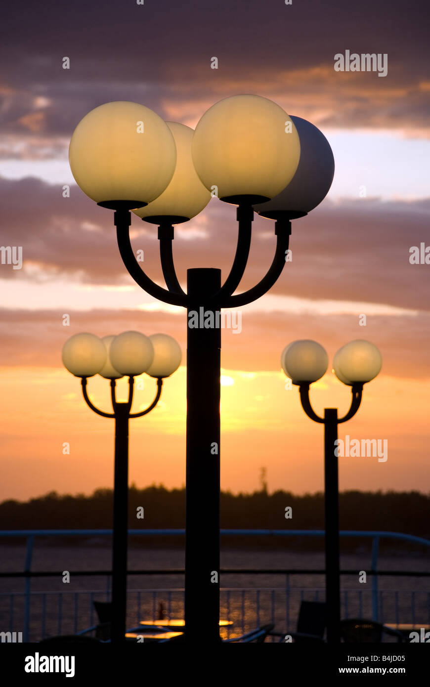 Doppelter Lichtquelle aktive Lampen und Rising Sun Stockfoto