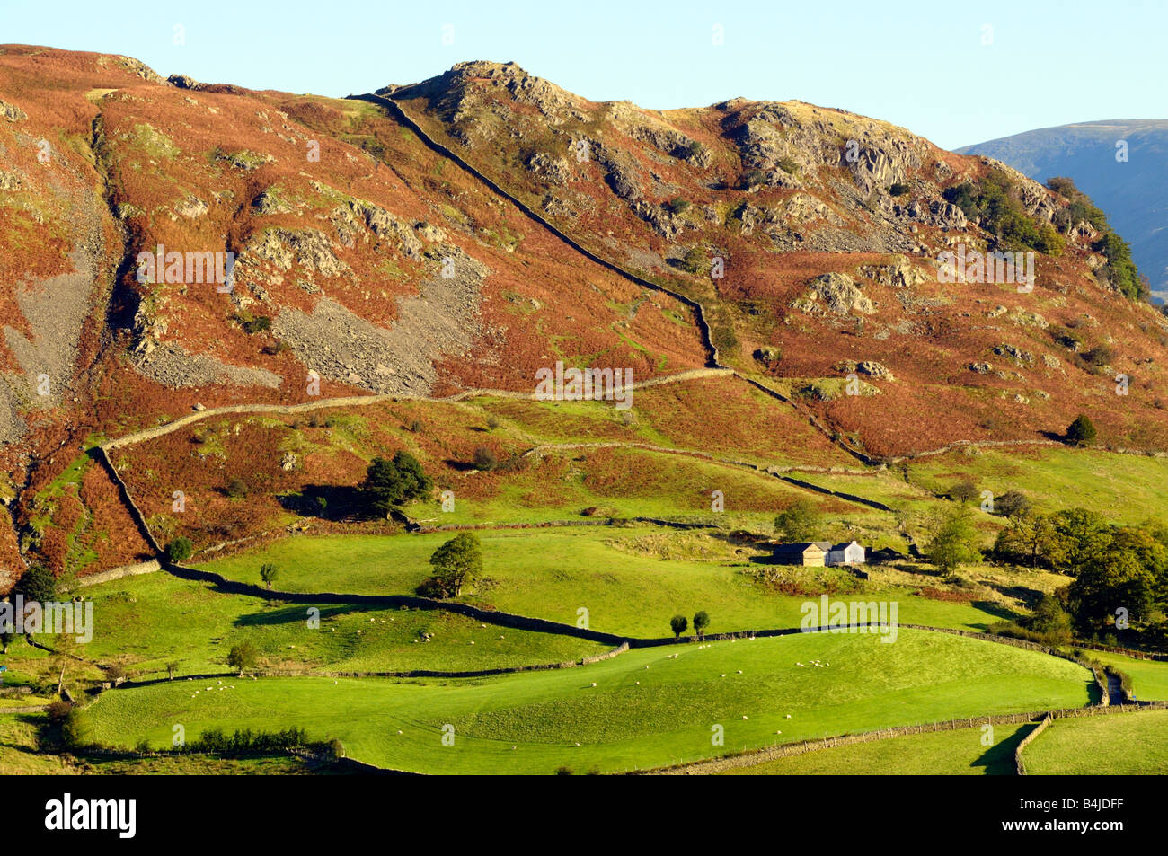 Ein Blick auf kleine Langdale und Lingmoor fiel Stockfoto