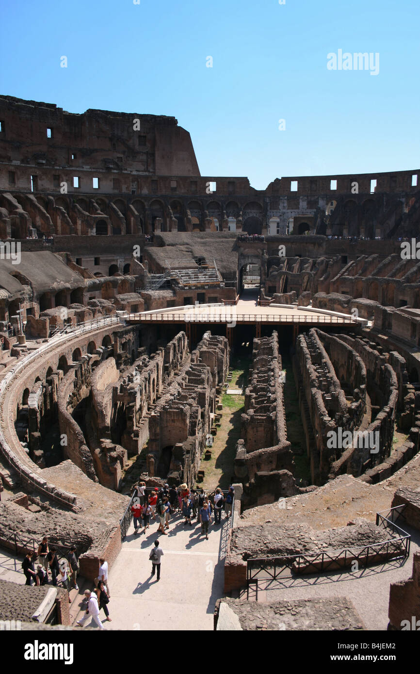 inneren Colosseum Rom Italien Massen Stockfoto