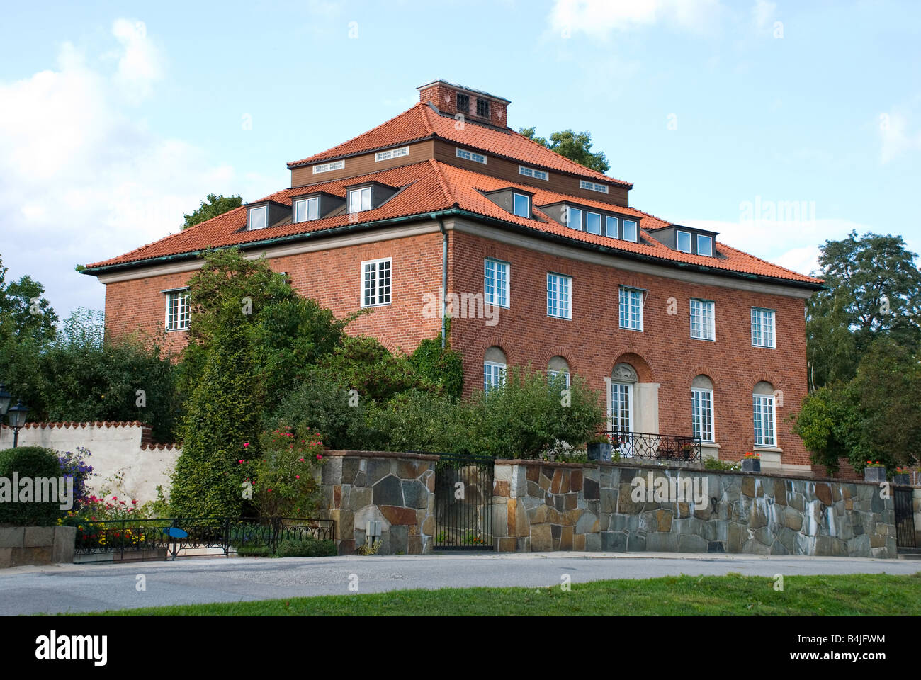 Schöne Architektur Hochglanz-Wohnhaus Stockfoto