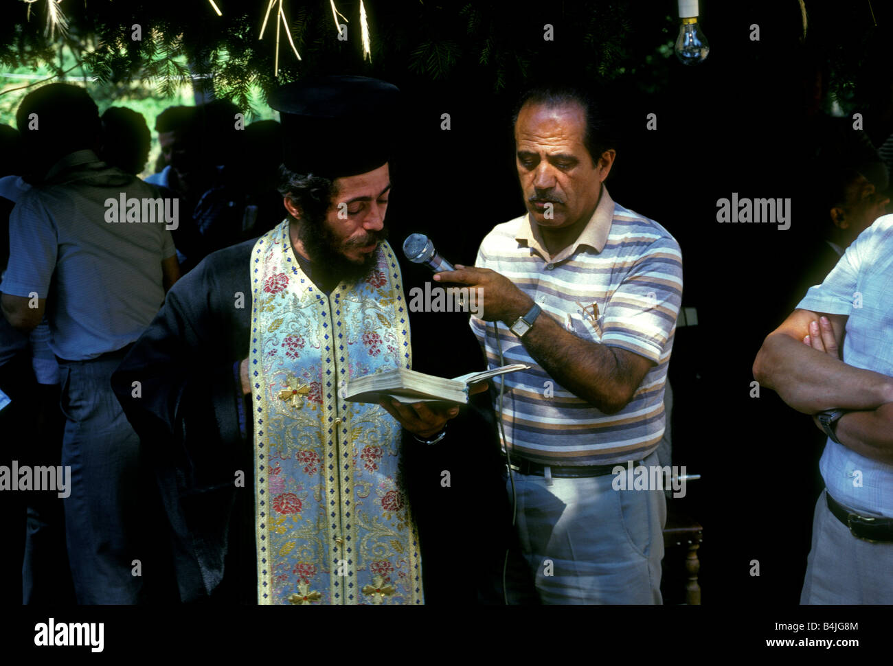 Griechisch-orthodoxen Priester, Lesen der Bibel, outdoor Masse, Gottesdienst, in der Nähe von Udine, Pindos-gebirge, Region Epirus, Griechenland, Europa Stockfoto