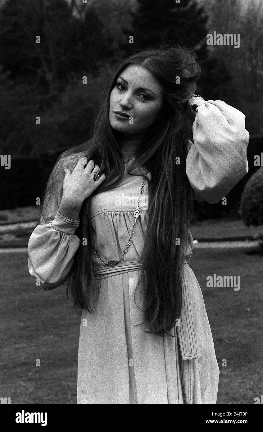 Jane Seymour April 1973 Schauspielerin abgebildet in den Pinewood Studios Stockfoto