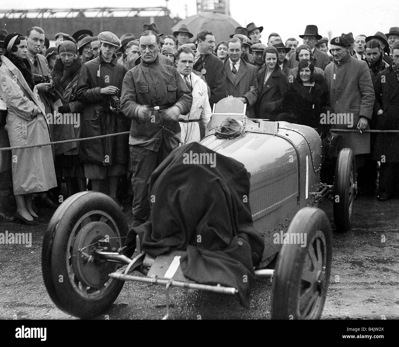 Captain Malcolm Campbell April 1931 Ostern Rennen in Brooklands LAFmar05 markiert 11. März den Geburtstag von Sir Malcolm Campbell l Stockfoto