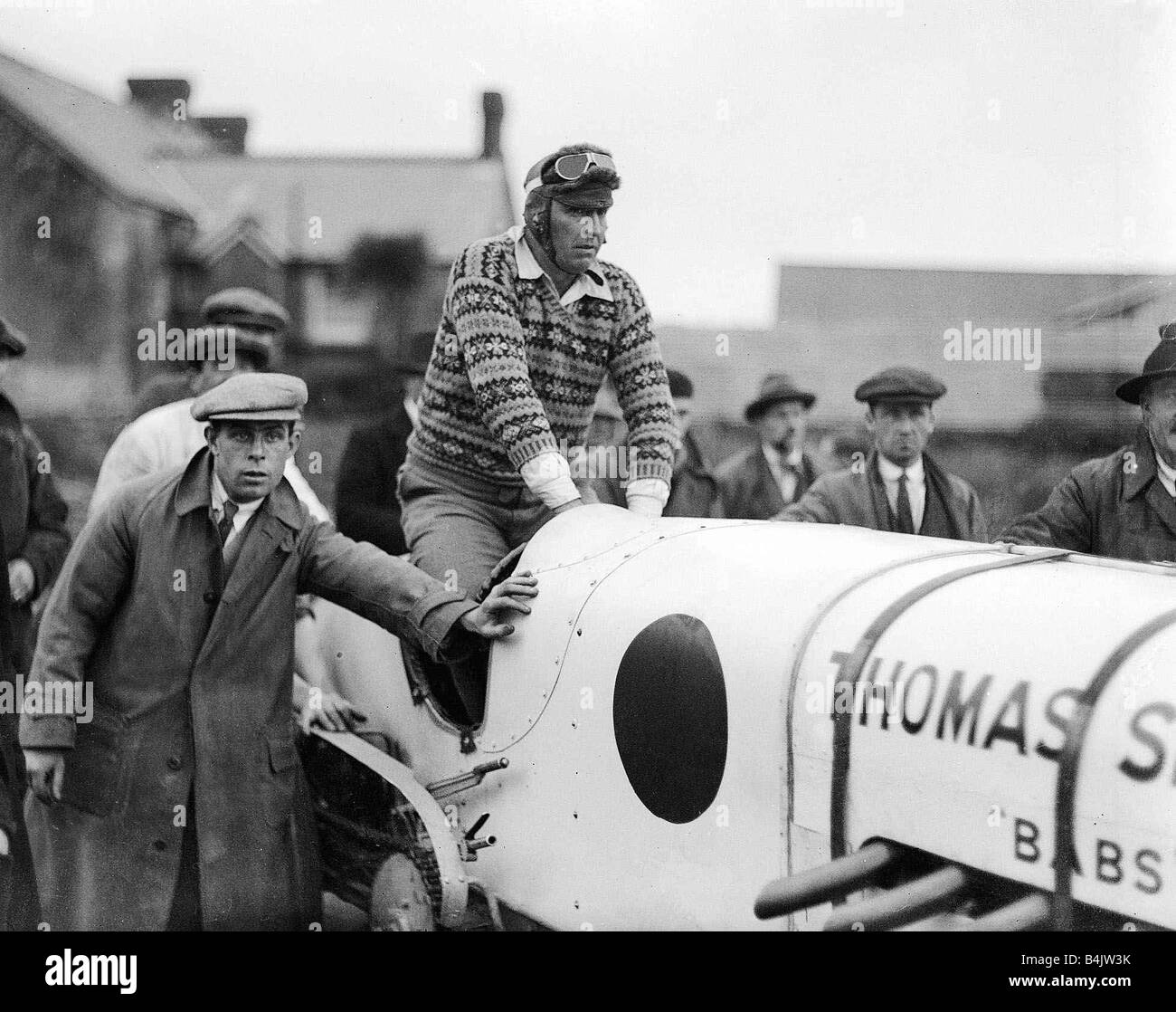 Herr J G P Thomas in seinem Thomas Special 400h p Auto auf Pendine Sands in South Wales Transport Welt Land Speed Record Versuch alte Circa 1920er Jahre Mirrorpix Stockfoto