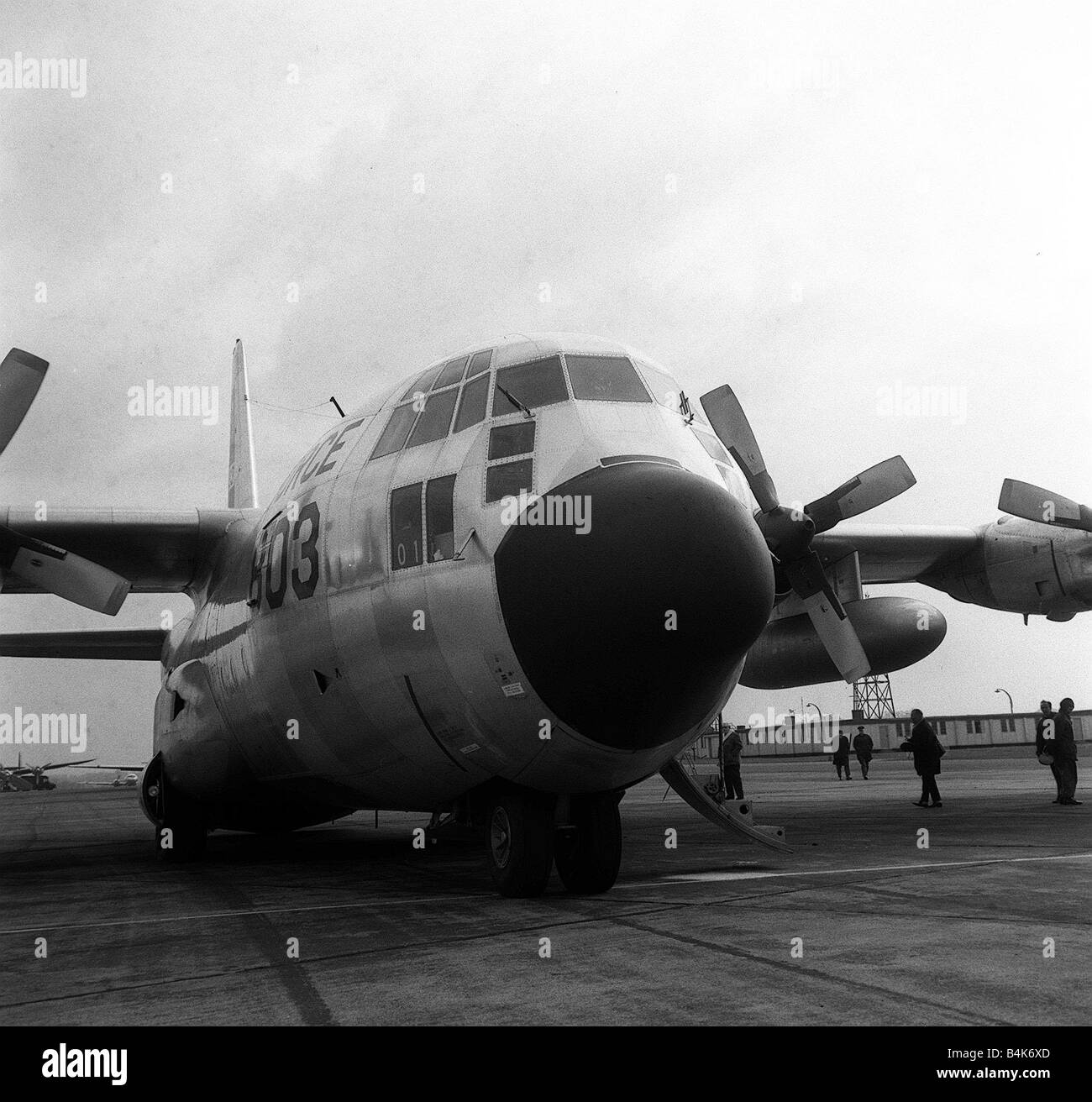 Flugzeug Lockheed C130 Hercules Feb 1965 Lockheed C130 Hurcules der USAF an RAF Northolt nachzuweisen das Flugzeug, das Flugzeug ist durch die RAF LFEY003 Flight100 gekauft werden, Stockfoto
