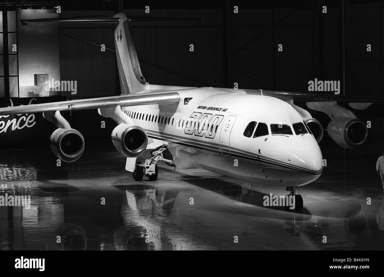 Flugzeug British Aerospace BAe 146 300 Mai 1987 aus dem Hangar für es rollt s Erstflug von Hatfield in Hertfordshire Stockfoto