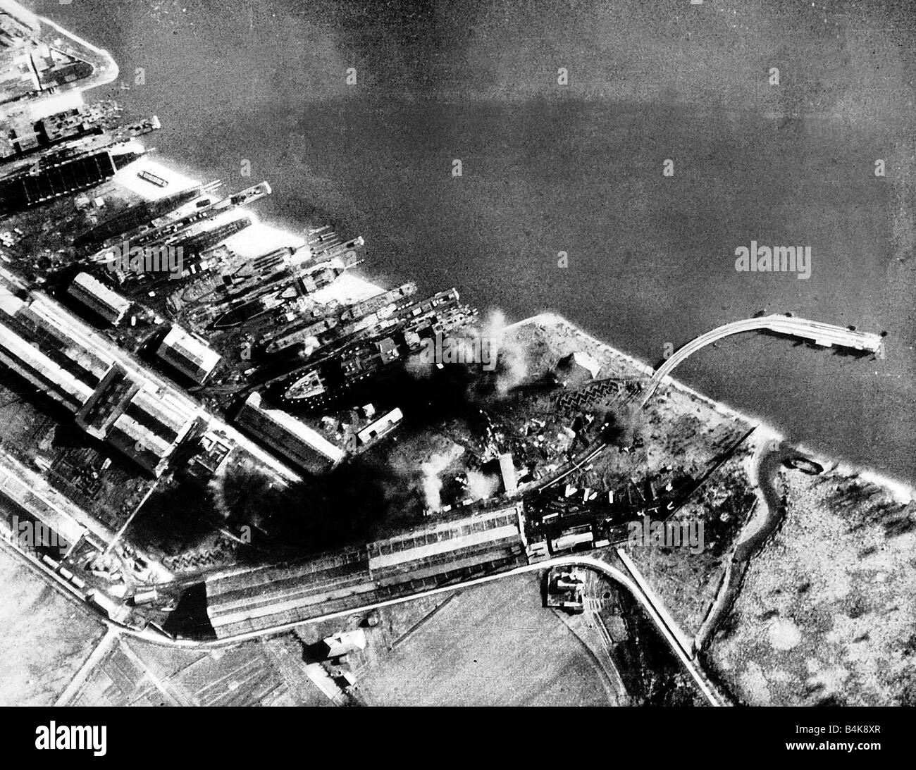 WW2 Bombardierung Überfall auf den Werften am Le Trait auf der Seine in Feind besetzten Frankreich 1942 Stockfoto