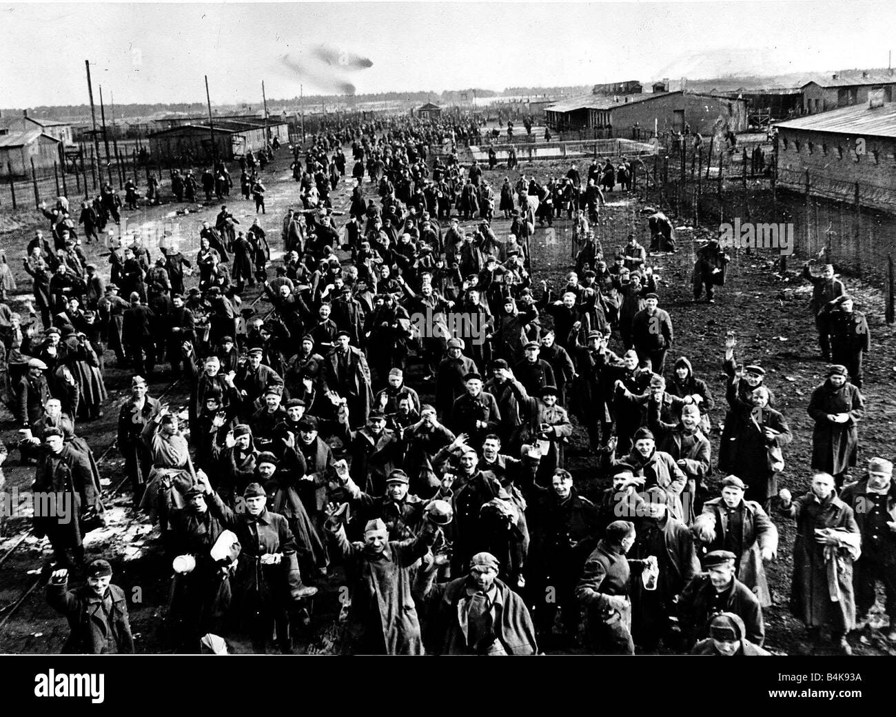 WW2 ll russische Kriegsgefangene 4 49 Männer von einem deutschen Gefängnis Camp WW2 Stockfoto
