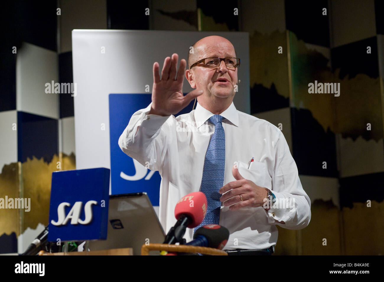 CEO Mats Jansson bei Pressekonferenz Kommentare über den Jahresbericht der Fluggesellschaft SAS Stockfoto