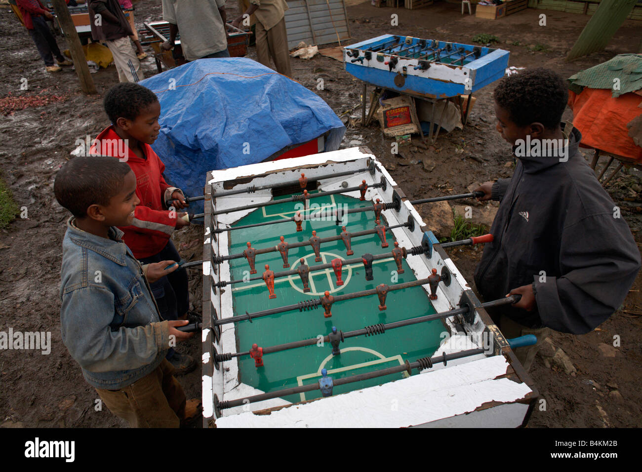 Spielen Sie Tischfußball in Addis Ababa, Äthiopien Stockfoto