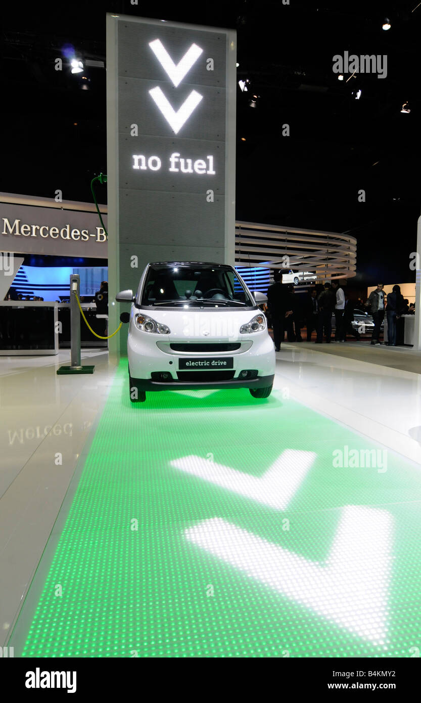 Die neue Smart"" Elektro-Auto-Modell von Mercedes während der "Mondial de l 'Auto', einem großen motor Show in Paris angezeigt. Stockfoto